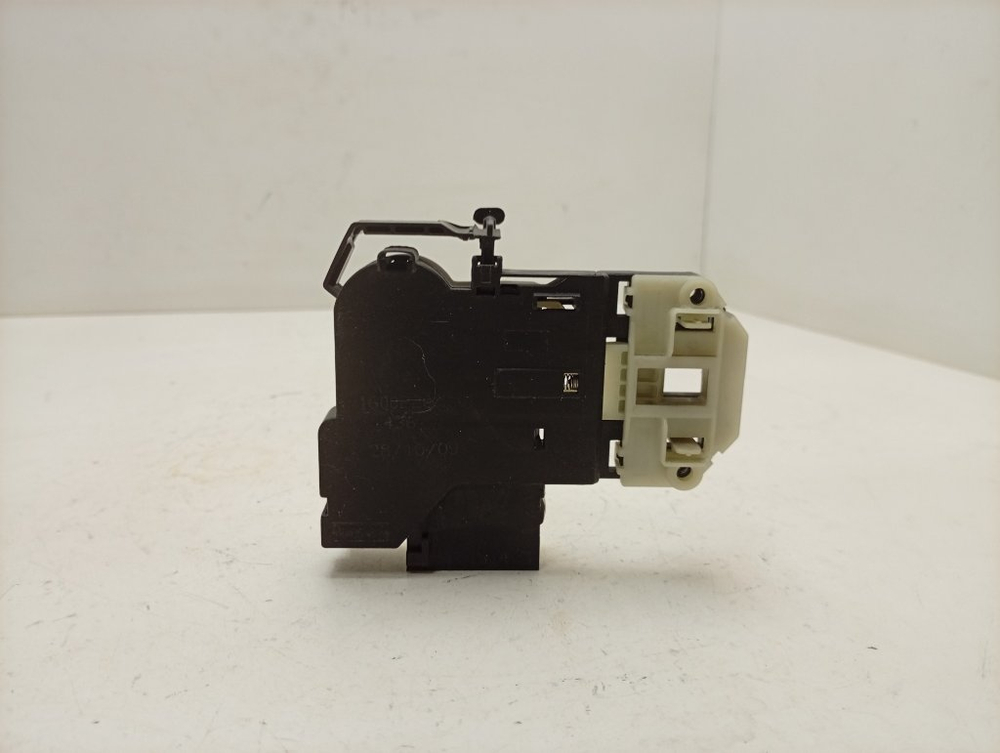 ARXL100 кт69 Блокировка люка для стиральной машины Hotpoint-Ariston DL-S1 б/у