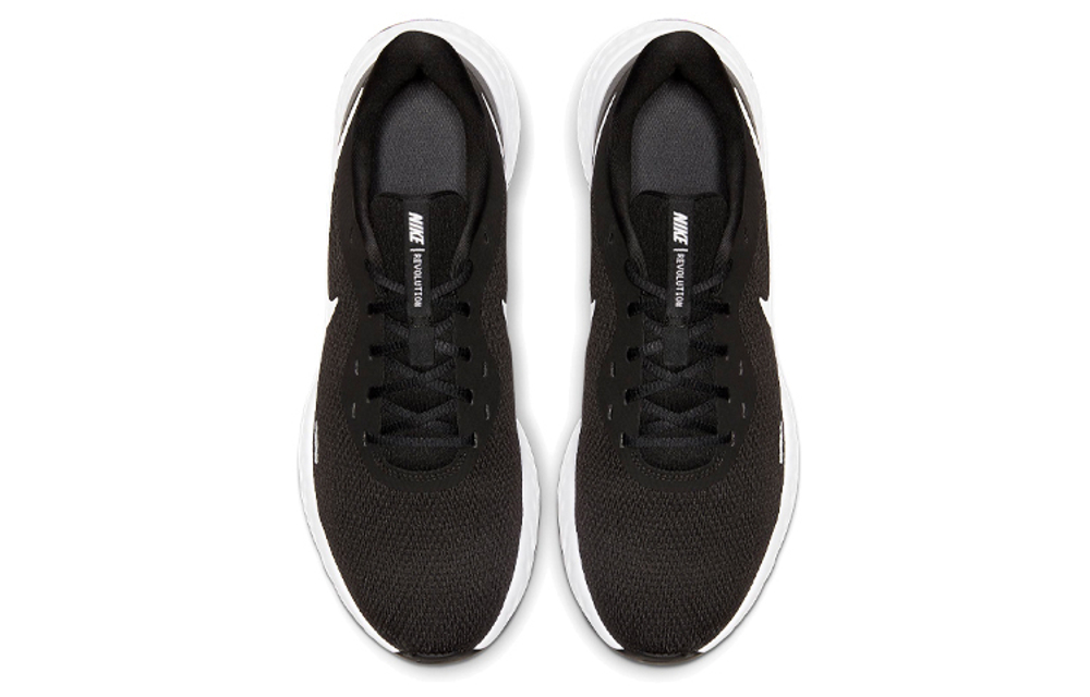 Кроссовки Nike Revolution 5