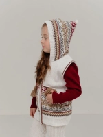 Жилетка вязаная с капюшоном