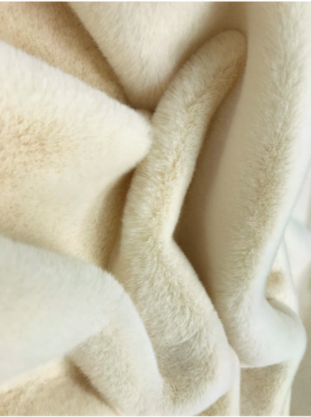 Мех искусственный норка, цвет ваниль