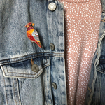 Брошь Кардинал