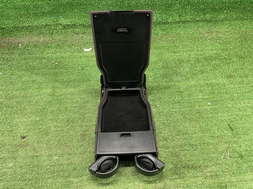 Подлокотник задний Mercedes A W177 (2018-н.в.)