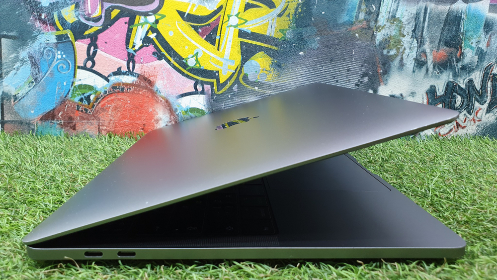 MacBook Pro 13 2017  A1706 Retina