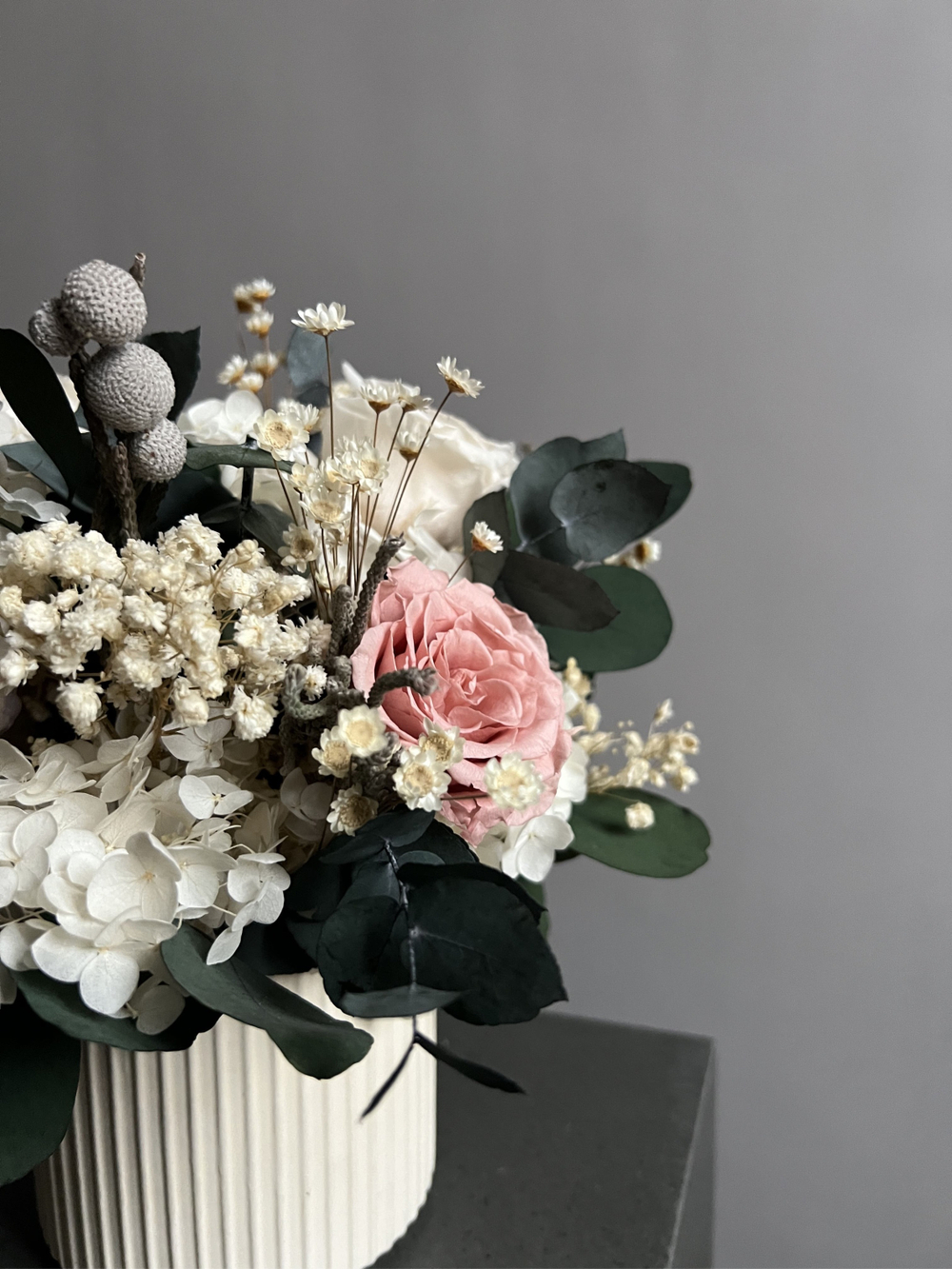 Композиция в кашпо Ариадна