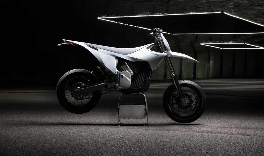 Stark Varg 2026 SM - ALPHA 80hp SUPERMOTO (WHITE)