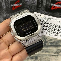 Наручные часы Casio GM-5600GC-1D