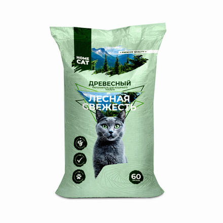 Древесный наполнитель HOMECAT Лесная свежесть для кошачьих туалетов мелкие гранулы 20 кг