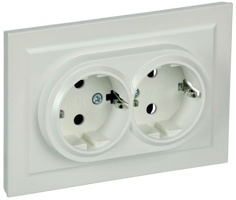 Розетка 2-м СП BRITE РСш12-3-БрЖ 16А в сборе с заземл. защ. шторки жемчуж. IEK BR-R24-16-K36-F Розетка 2-м СП BRITE РСш12-3-БрЖ 16А в сборе с заземл. защ. шторки жемчуж. IEK BR-R24-16-K36-F