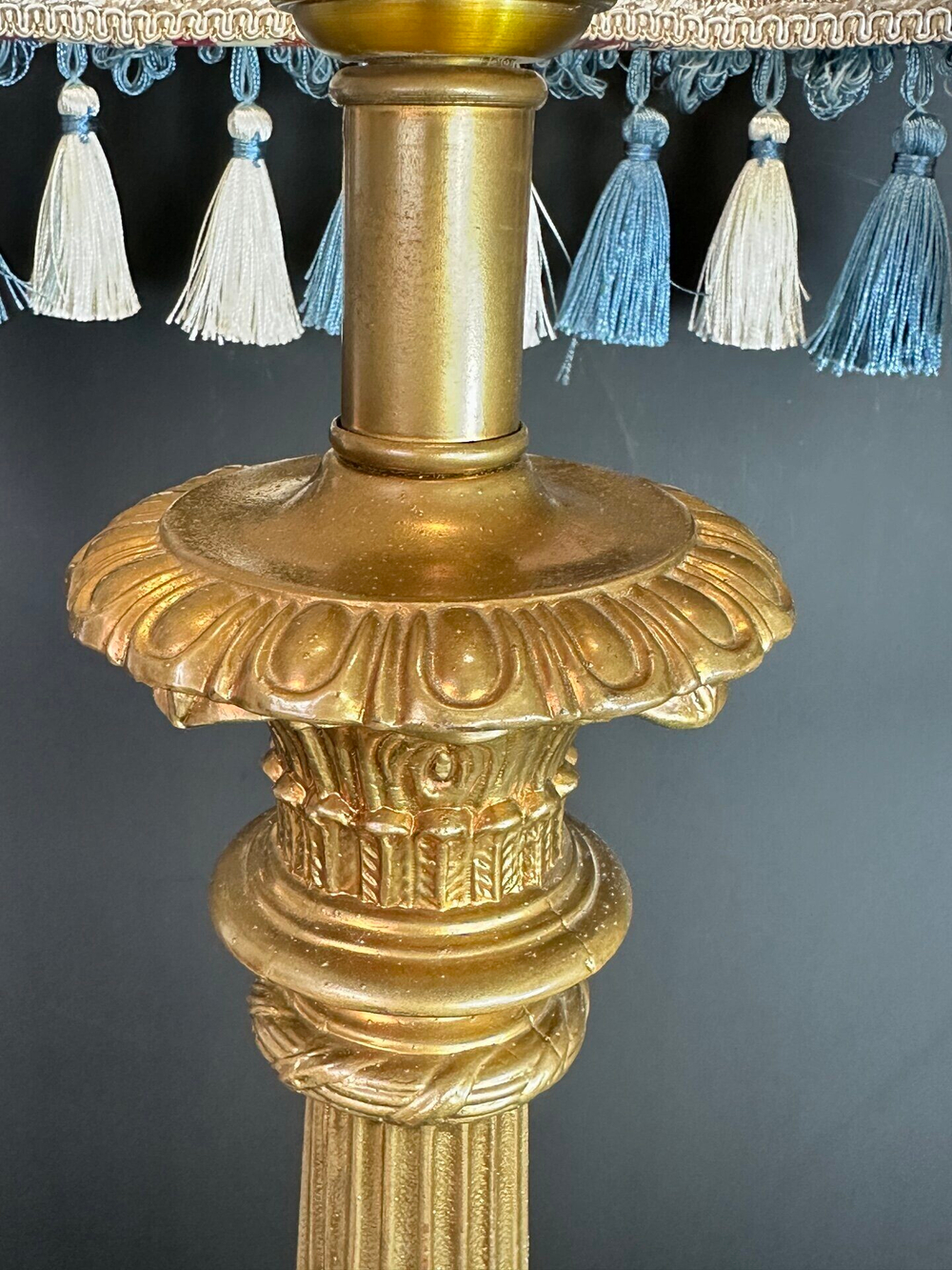 Большая настольная лампа