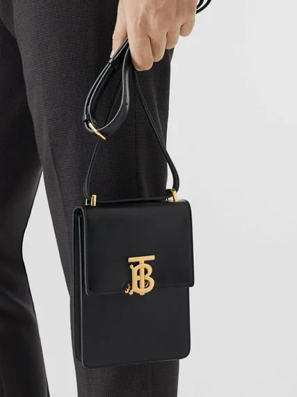 Кожаная сумка Burberry Robin черный