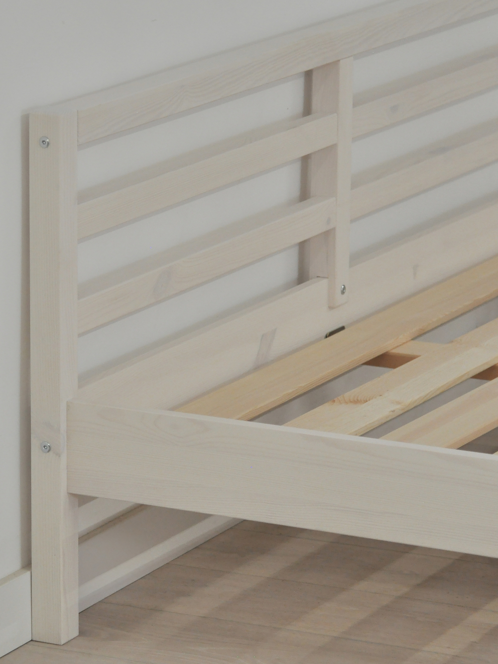 Кровать двуспальная 180x200 Тарва из сосны c настилом, белая