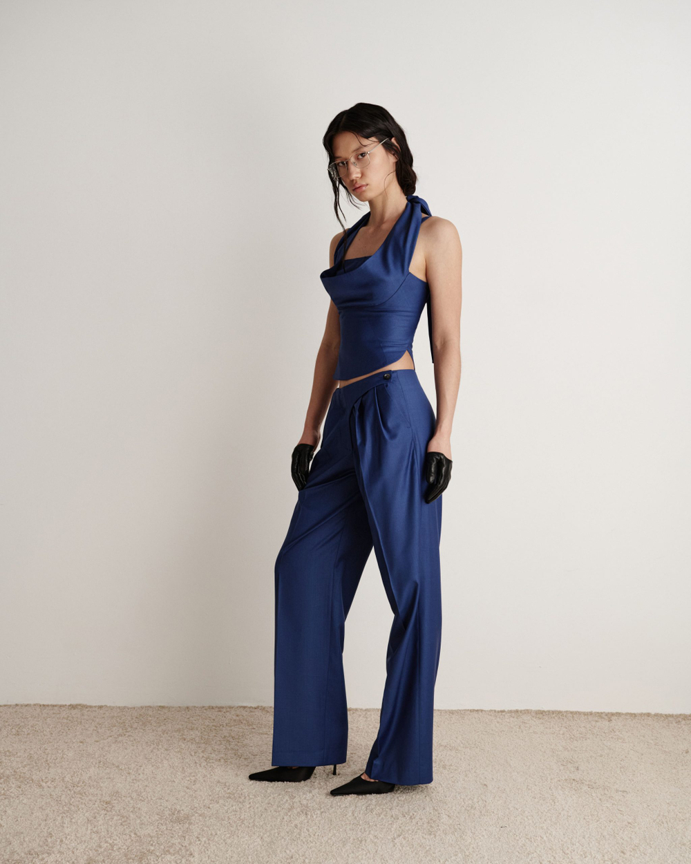 Топ с вырезом