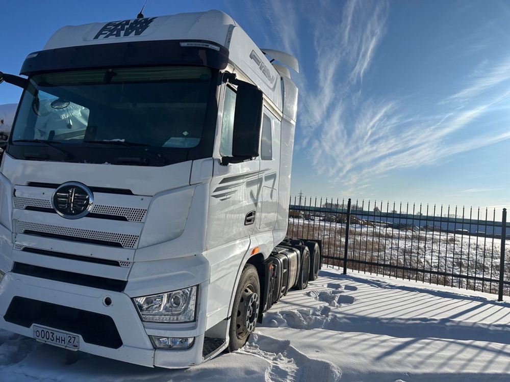 FAW J7 6x4 Седельный тягач CA4250P77K25T1E5 (Дизельный, 12.5 л, 553 л.с. АТ)