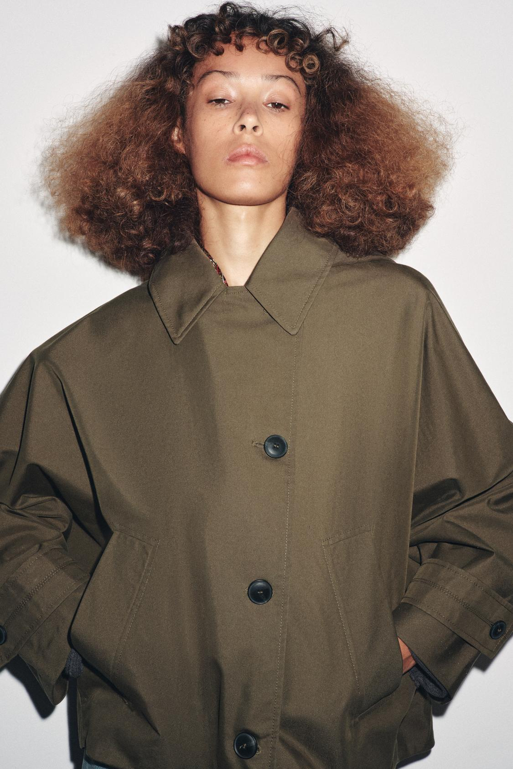 ZARA КОРОТКИЙ ТРЕНЧ WATER REPELLENT — ZW COLLECTION, СВЕТЛЫЙ ХАКИ