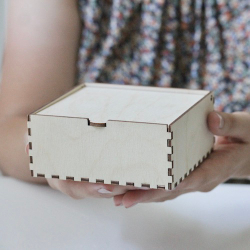 Коробочка с крышкой из фанеры (10*10 см)