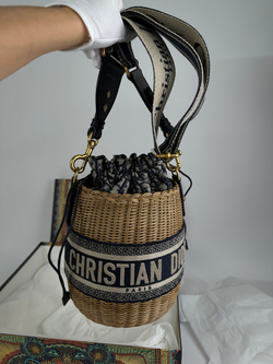Сумка Christian Dior Brown Oblique Wicker Bucket