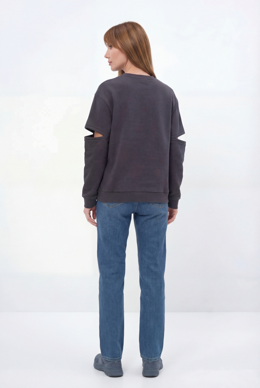 Свитшот из футера с вышивкой рыбки кои серый