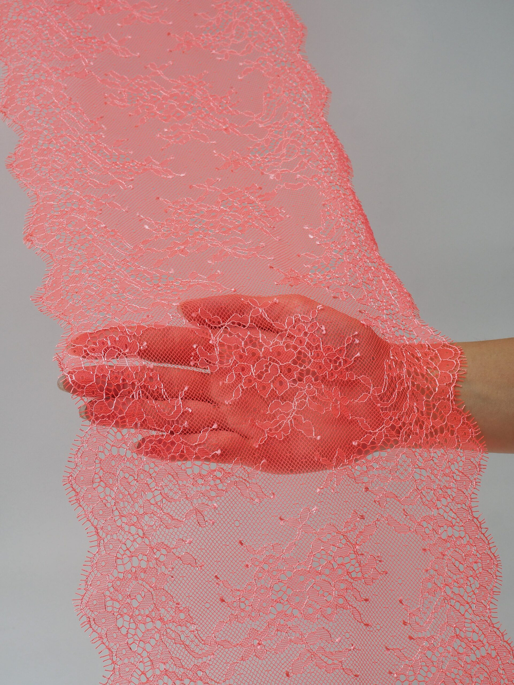 Кружево шантильи оранжевое неоновое неэластичное ширина 22 см ОТРЕЗ 0,7 м