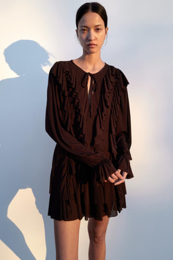 ZARA КОРОТКОЕ ПЛАТЬЕ С ВОЛАНАМИ, ШОКОЛАДНЫЙ