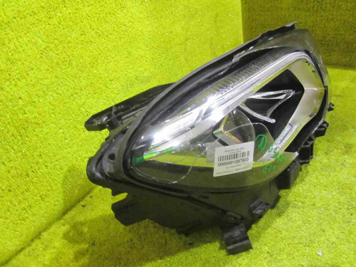 Битая Фара правая Mercedes GLA x156 (2017-2020) LED