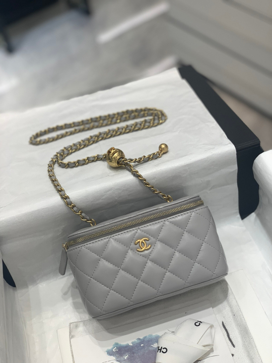 Chane1 Vanity with Chain 17 cm
