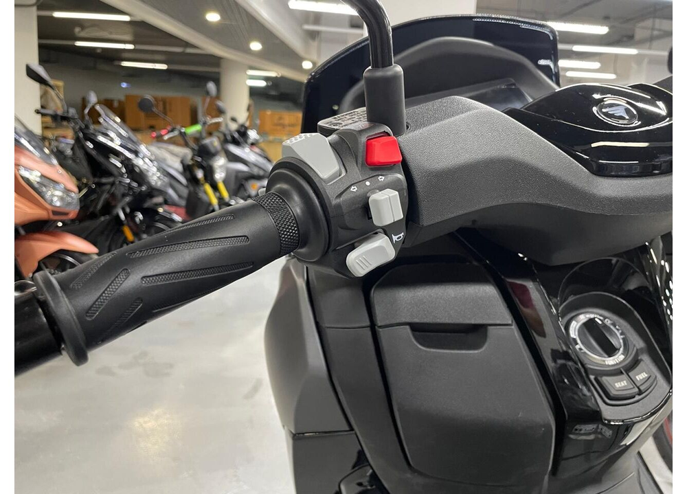 Скутер Vento (VMC) XMAX 250 (replica Yamaha XMax)