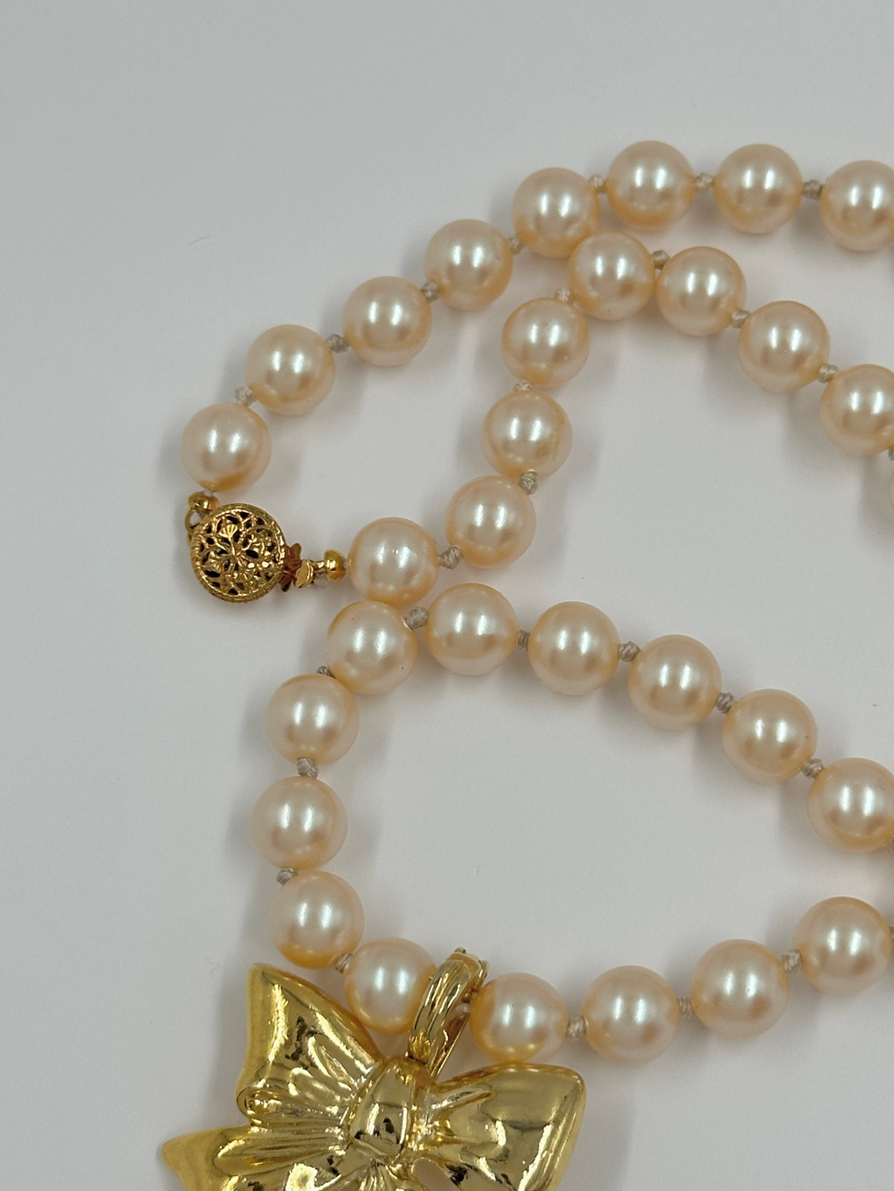 «Жемчужные» бусы со съёмной подвеской Бант