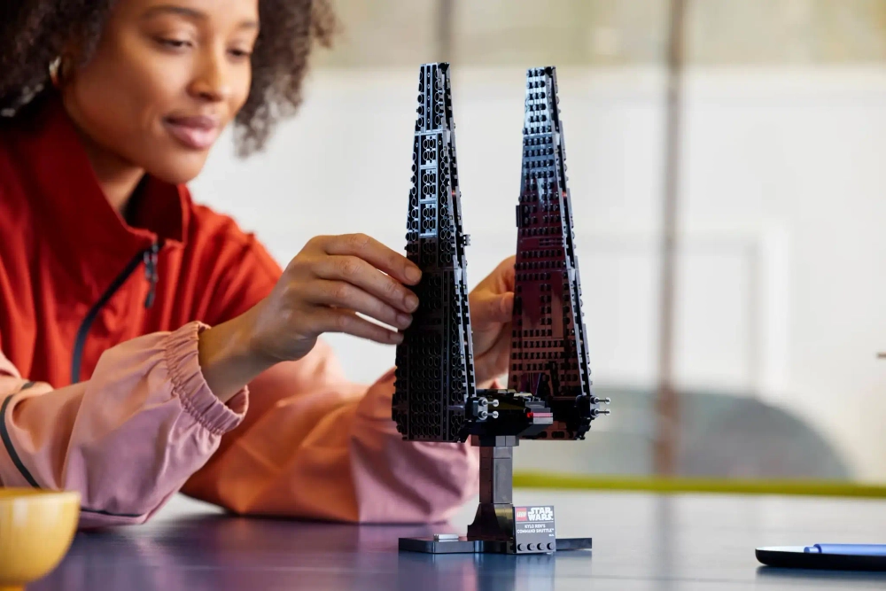 Конструктор LEGO Star Wars 75406 Командный шаттл Кайло Рена