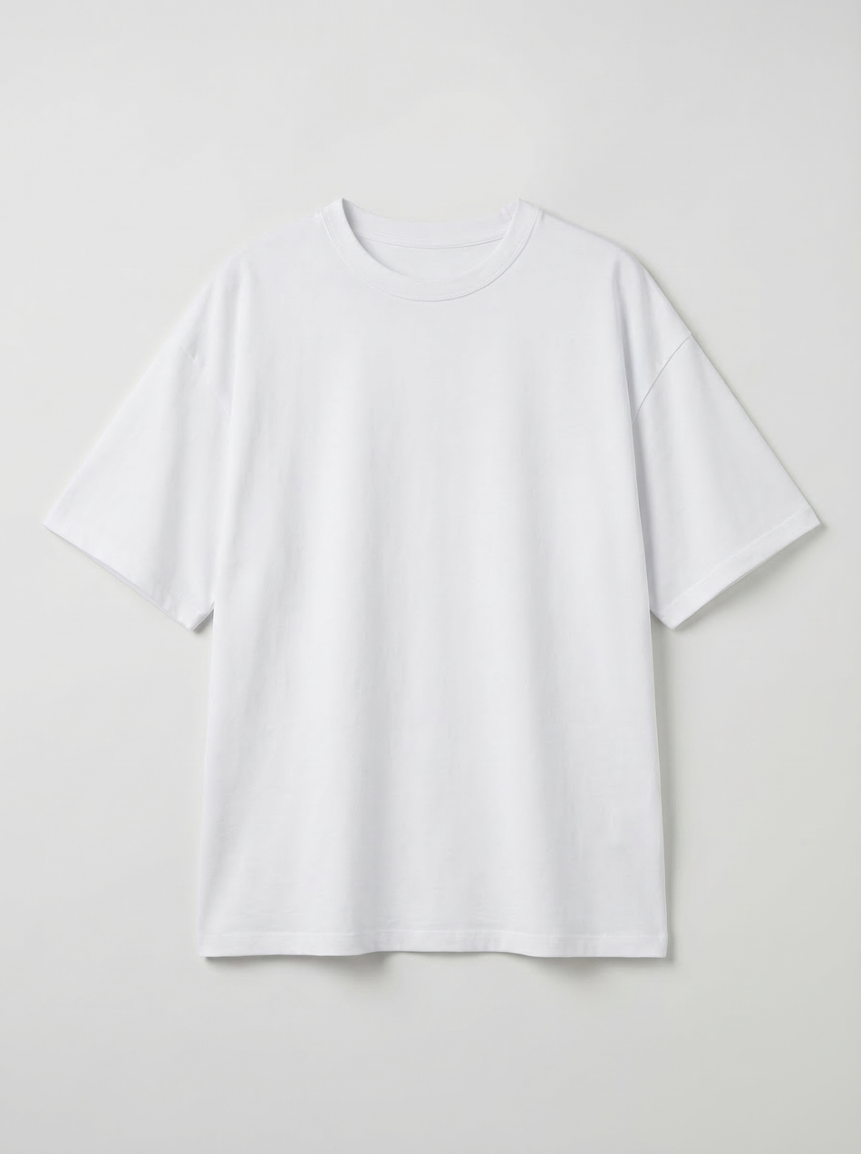 Свободная белая футболка