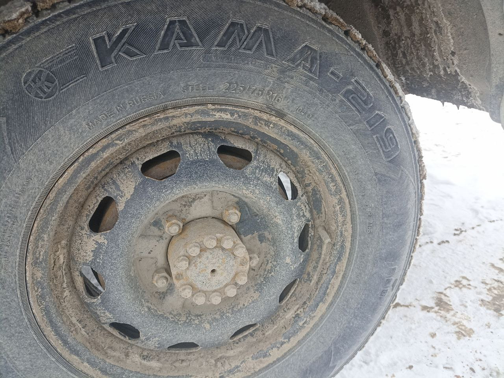 UAZ 3909* Грузопассажирский 390995 (Грузопассажирский, 4+1 мест, без ABS, Бензиновый, 2,7 л, 112 л.с
