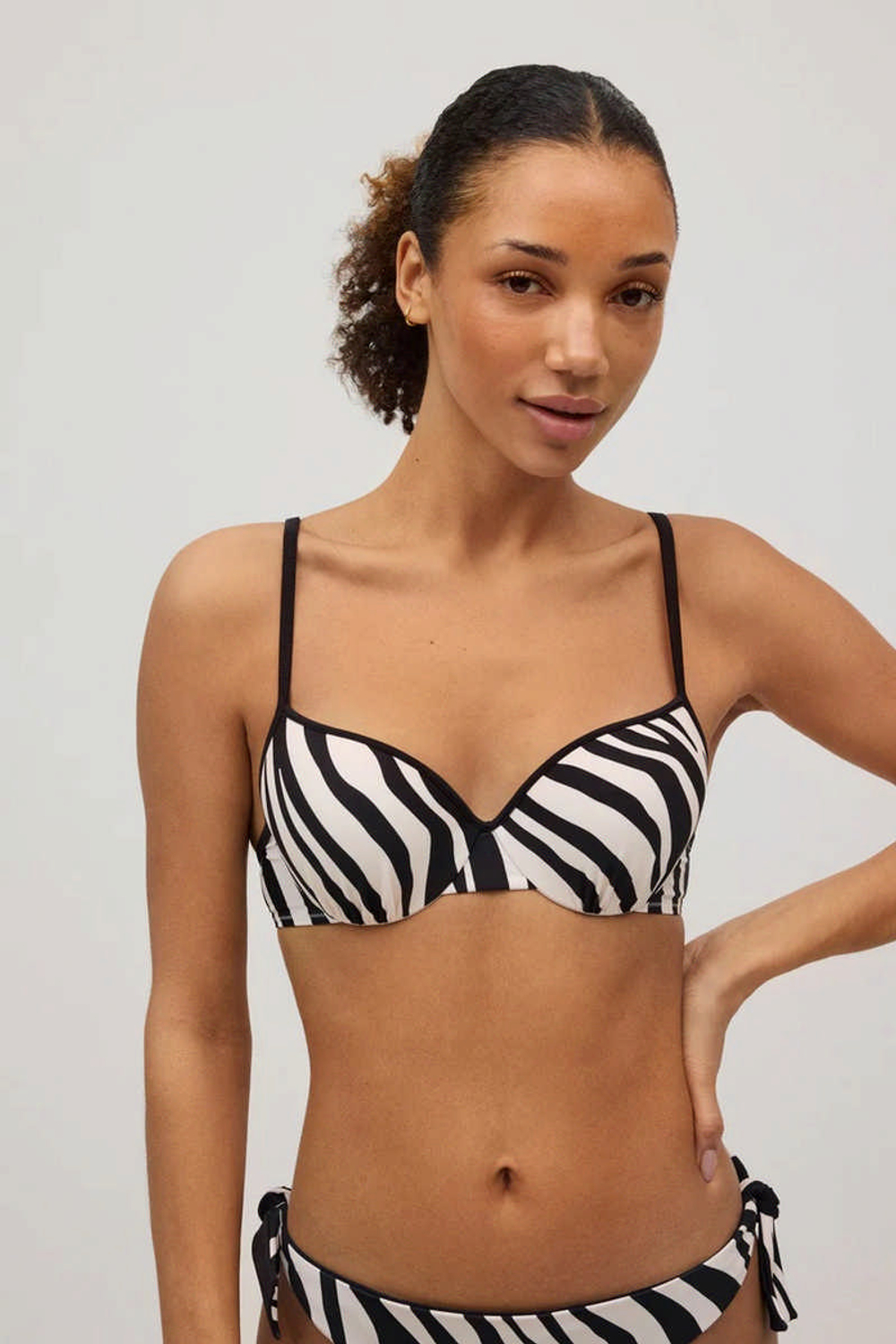 ANTAO 83064 Бюст купальный