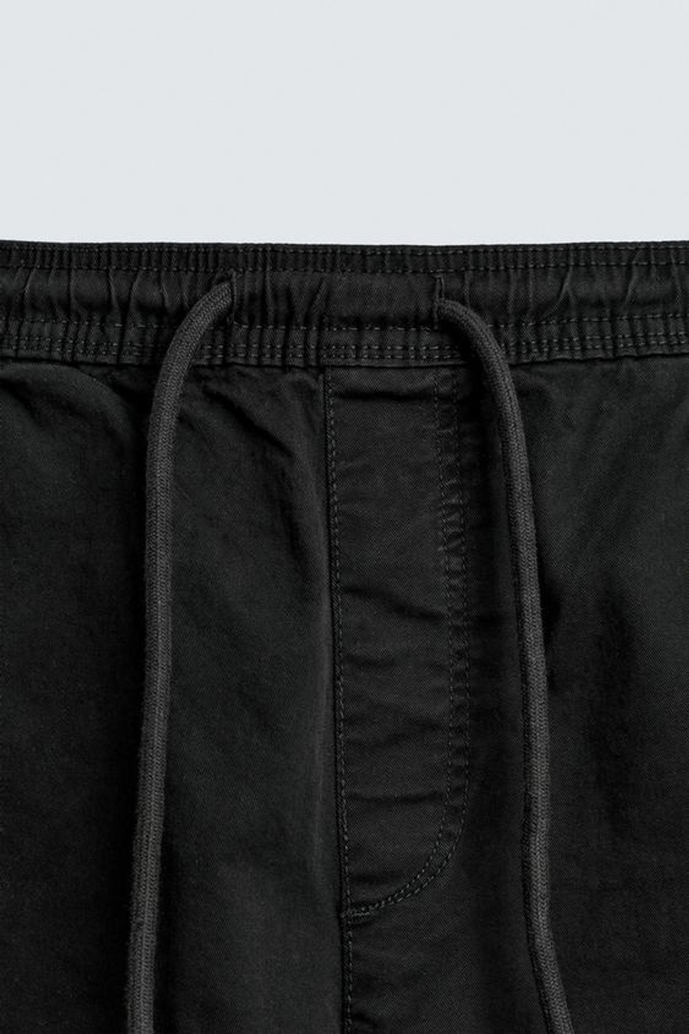 ZARA ШОРТЫ КАРГО RELAXED FIT С ЭФФЕКТОМ ПОТЕРТОСТИ, ЧЕРНЫЙ