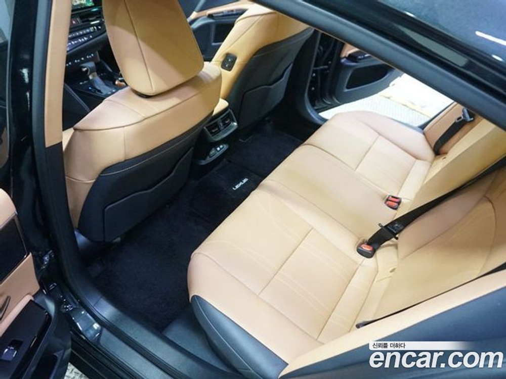 Lexus ES300h 7 Generation Executive (07.2023)
