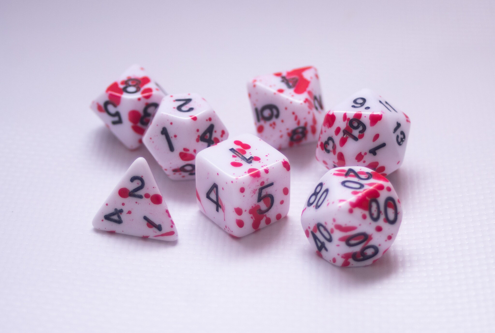 Многоцветный набор кубиков для D&D красные брызги