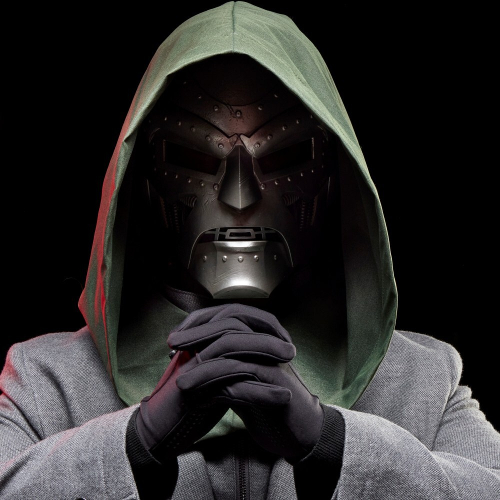 Hasbro Marvel Legends - DOCTOR DOOM Шлем с капюшоном G0586