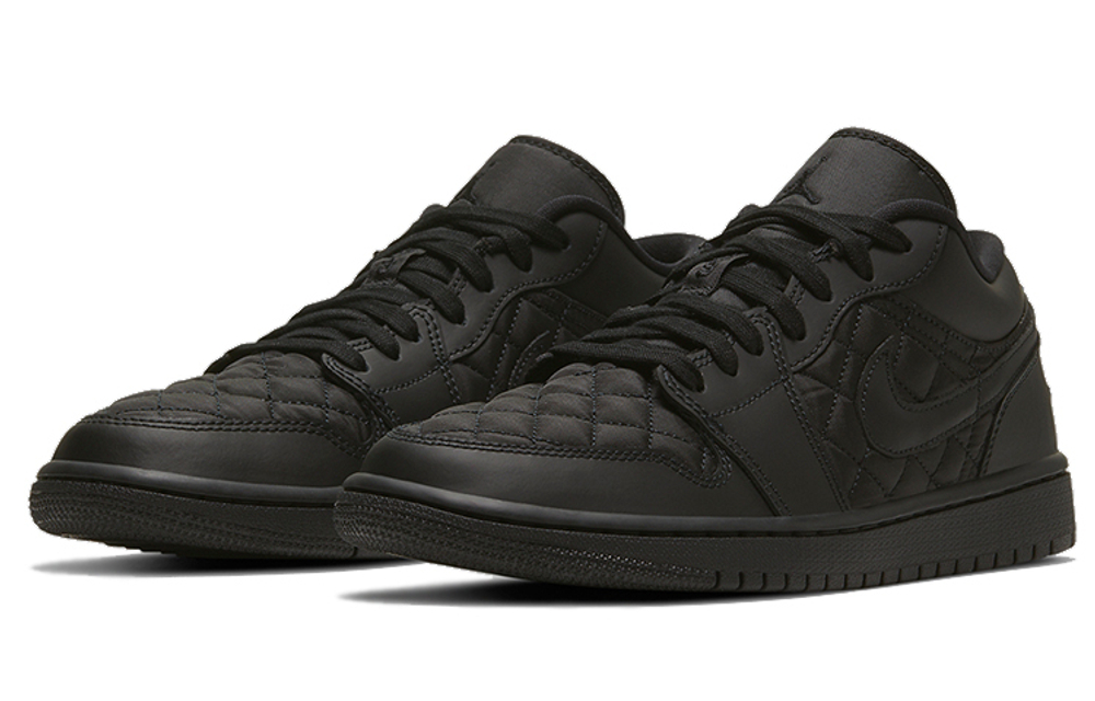 Кроссовки Jordan Air Jordan 1 Low Quilted (Женская размерная сетка)