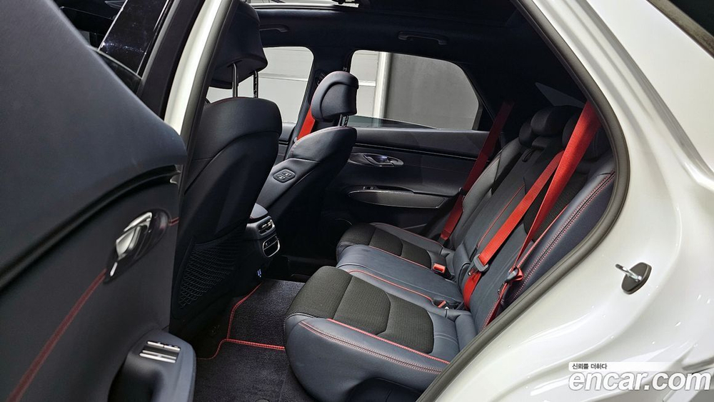 Genesis GV70 2.5T Бензин 2WD (12.2021)