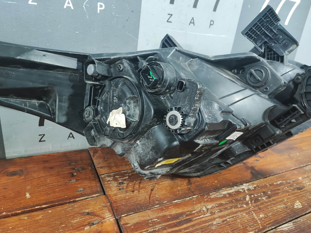 Фара левая галоген Kia Rio 4 (FB) 17-20 Б/У Оригинал 92101H0000