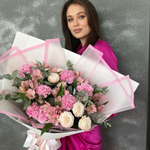 Букет розы и альстромерия