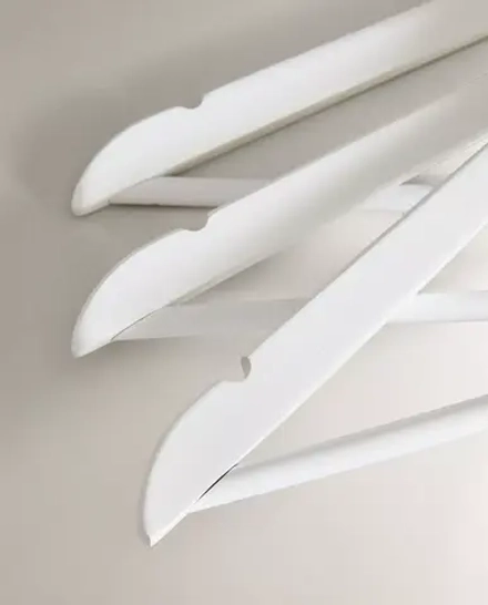 ZARA HOME ЛАКИРОВАННАЯ ВЕШАЛКА (НАБОР ИЗ 3 ШТ.), БЕЛЫЙ