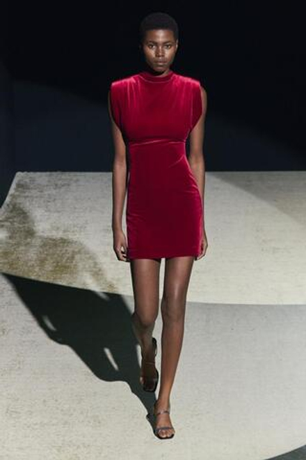 ZARA БАРХАТНОЕ ПЛАТЬЕ С ПОДПЛЕЧНИКАМИ — ZW COLLECTION, КРАСНЫЙ