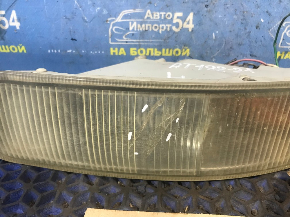 Туманка левая TOYOTA CARINA 1994