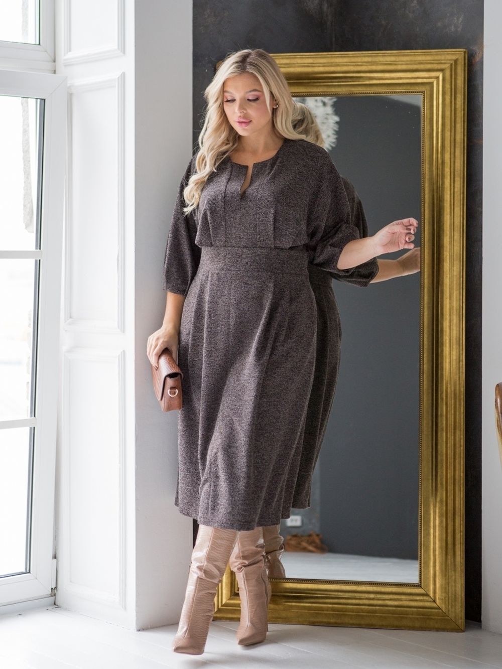 Платье 1360 черно-коричневый Novita (Акция)