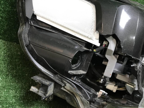 Битая Фара правая Land Cruiser 200 15-21 LED Black