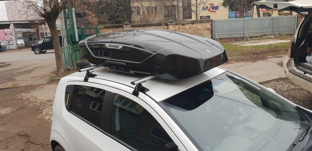 Бокс BROOMER Venture L (черный глянец,б/с крабы) 187x89х40см. 430л. 01.129.03