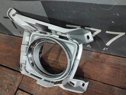 Накладка ПТФ левая Toyota Land Cruiser 200 12-15 Б/У Оригинал 5204060070