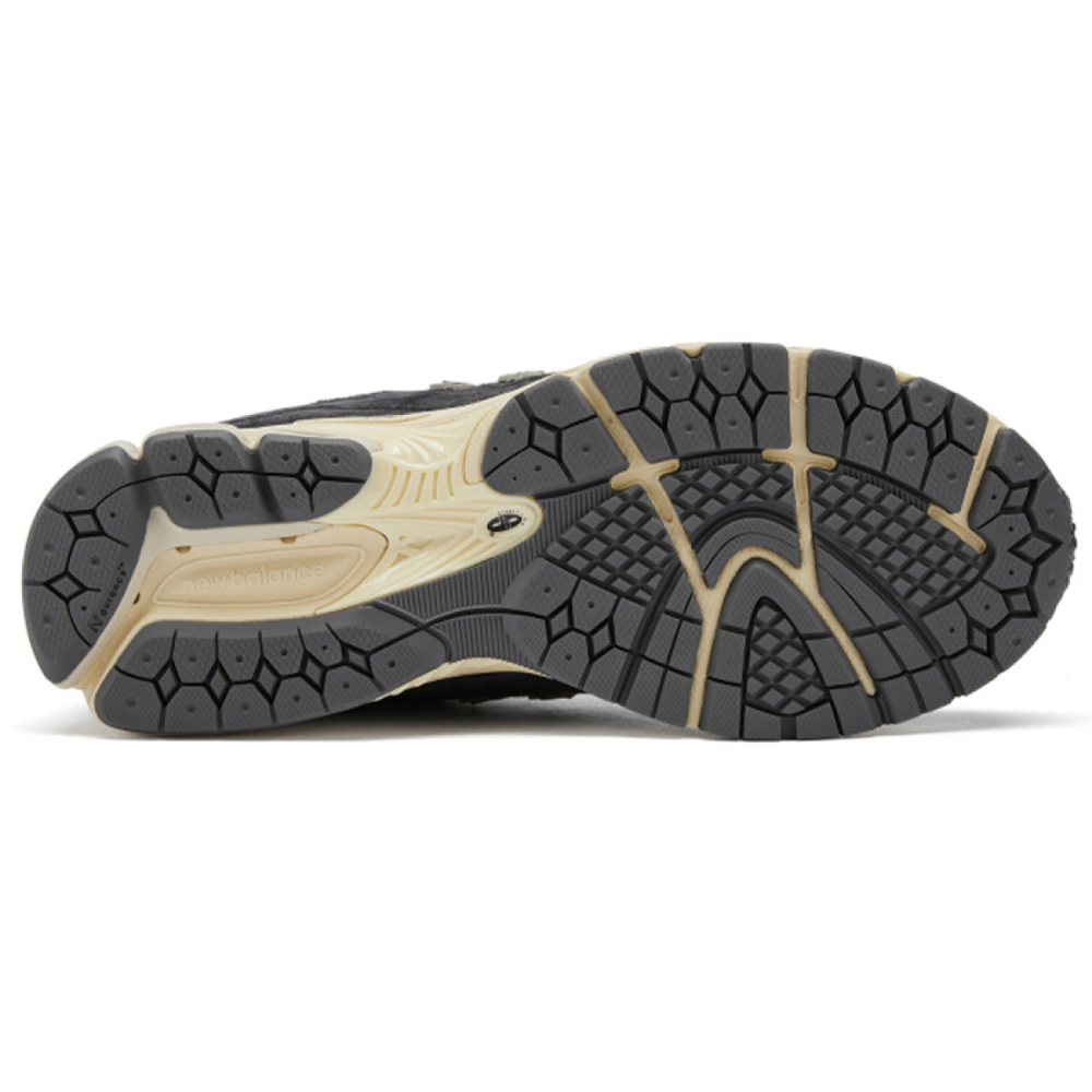 Кроссовки New Balance 2002R Phantom