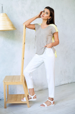 22176 Джемпер женский (бежевый / желтый)