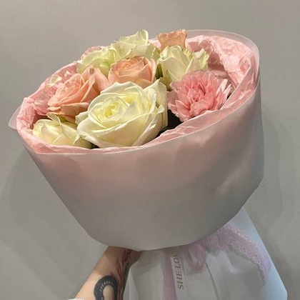 Нежный моно из роз