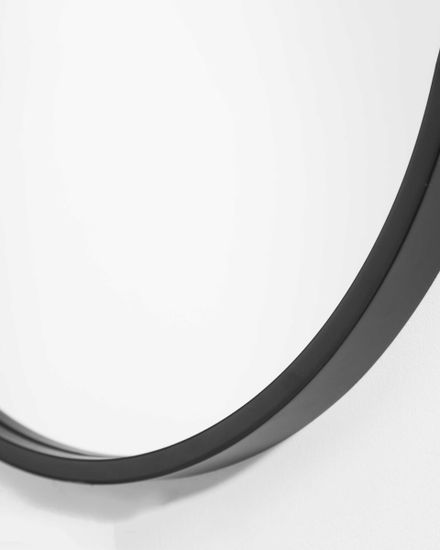 Чёрное настенное зеркало “Хоггарт”